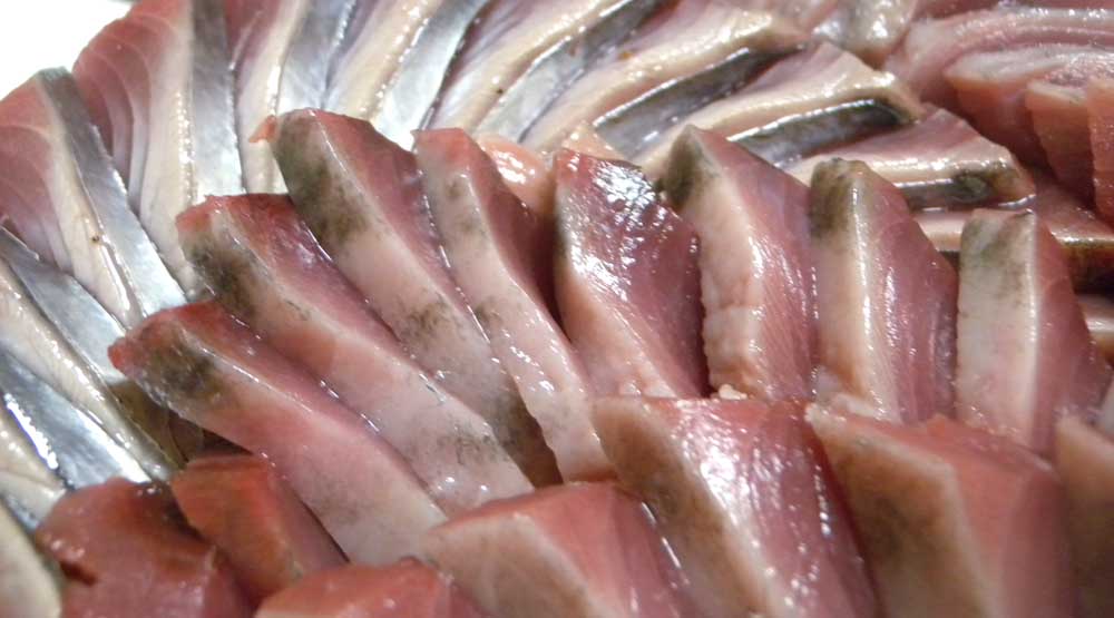 鰹の刺身大盛り
